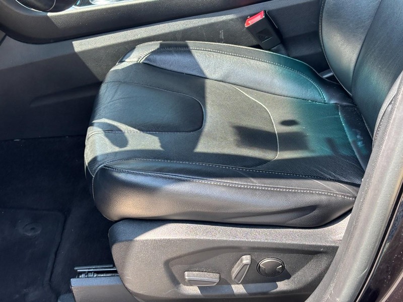 Ford Edge Vehicle Image 17