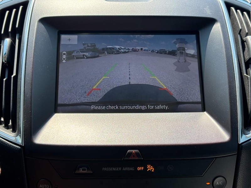 Ford Edge Vehicle Image 24