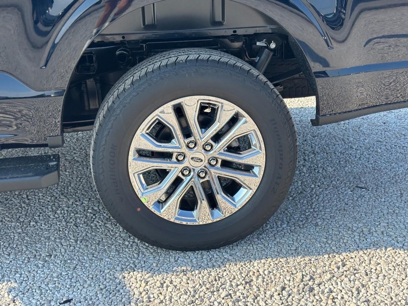 Ford F-150 Vehicle Full-screen Gallery Image 12