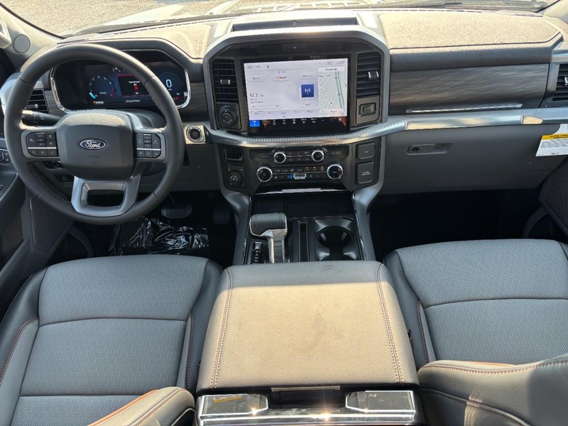 Ford F-150 Vehicle Full-screen Gallery Image 15