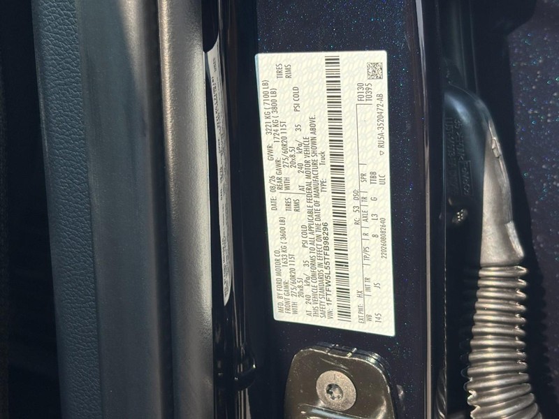 Ford F-150 Vehicle Full-screen Gallery Image 26