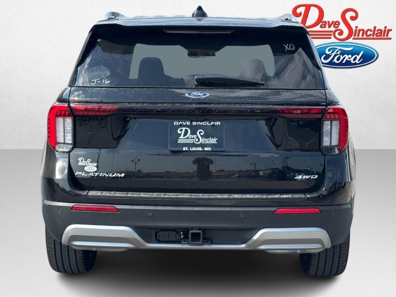 Ford Explorer Vehicle Full-screen Gallery Image 08