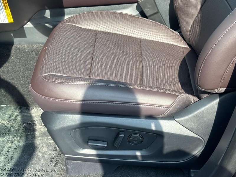 Ford Explorer Vehicle Full-screen Gallery Image 18