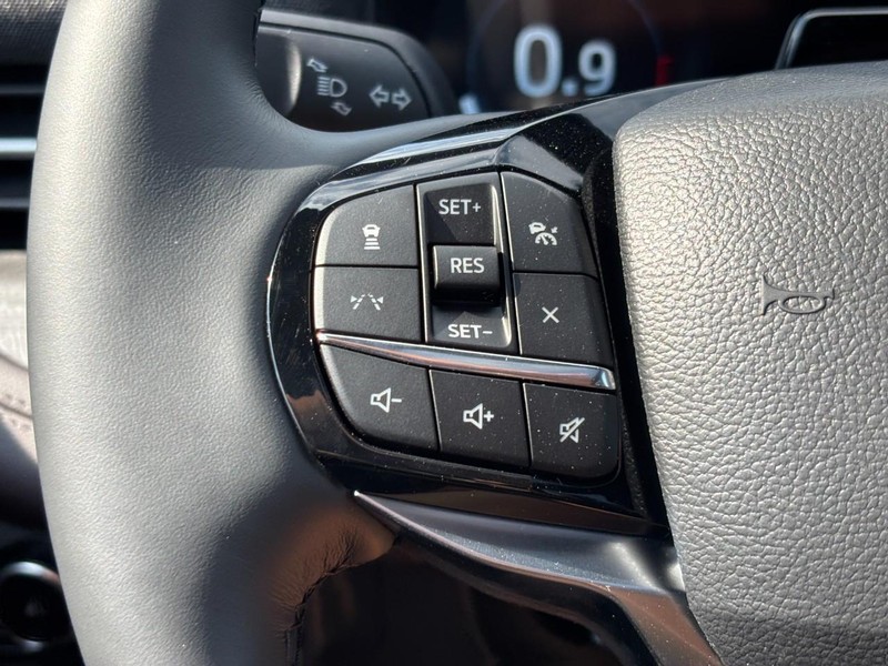Ford Explorer Vehicle Full-screen Gallery Image 20