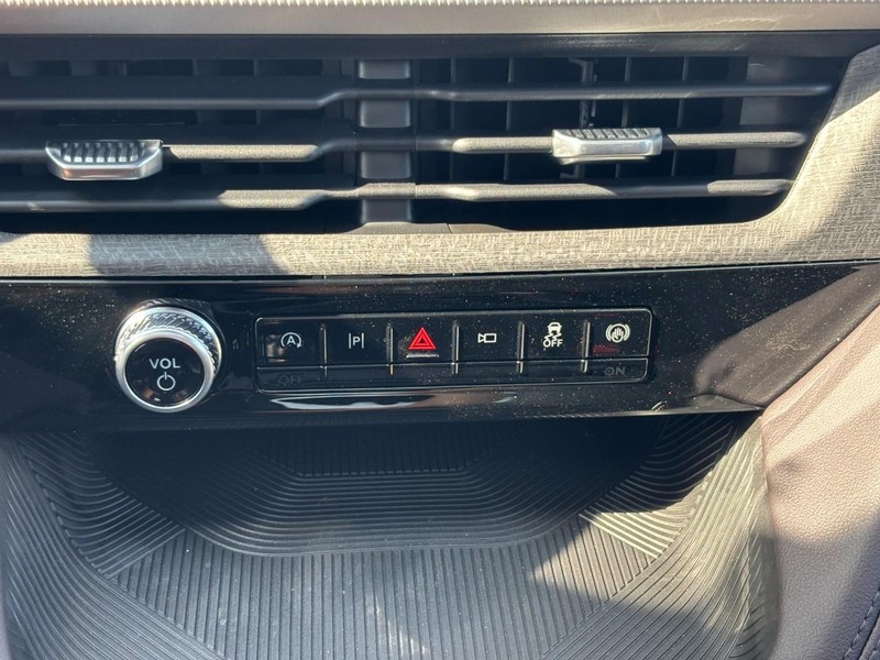 Ford Explorer Vehicle Full-screen Gallery Image 25