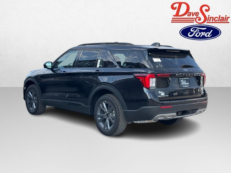 Ford Explorer Vehicle Full-screen Gallery Image 09