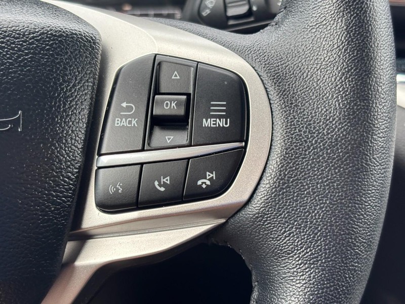 Ford Explorer Vehicle Image 21
