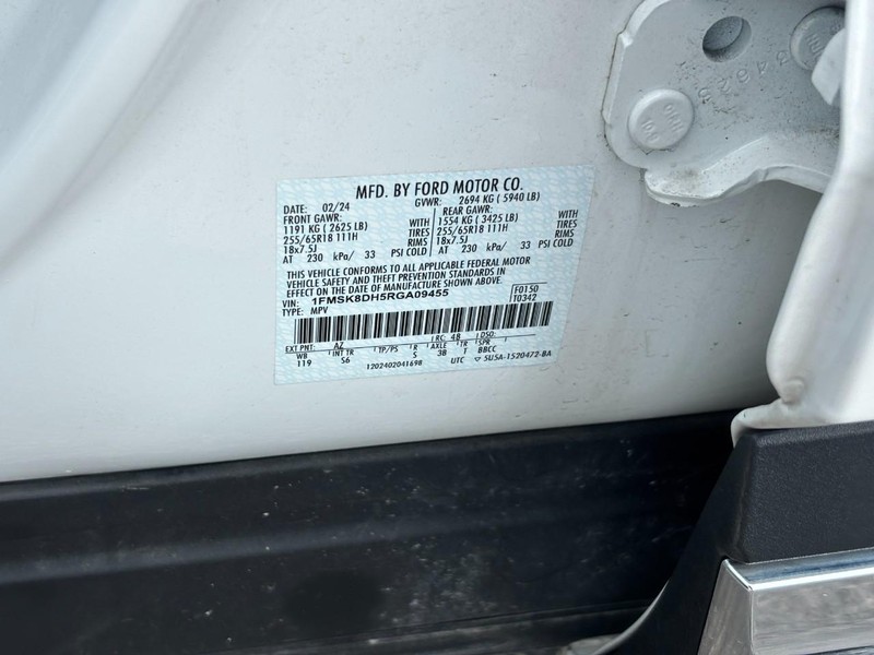 Ford Explorer Vehicle Image 26