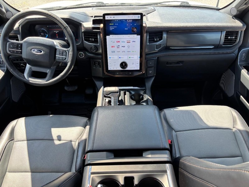 Ford F-150 Lightning Vehicle Full-screen Gallery Image 15