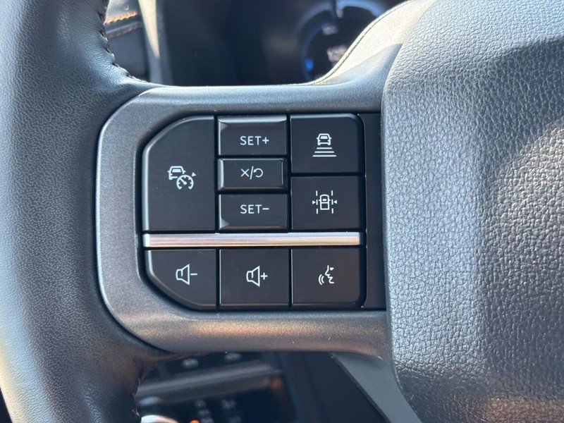 Ford F-150 Lightning Vehicle Full-screen Gallery Image 19