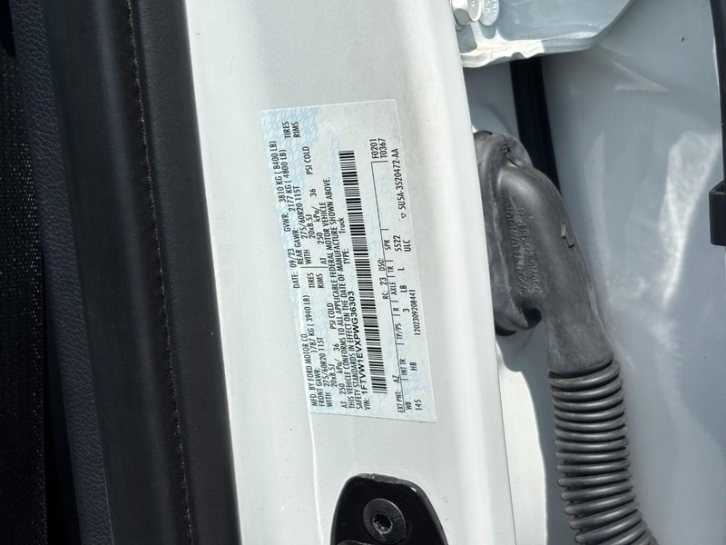 Ford F-150 Lightning Vehicle Full-screen Gallery Image 25