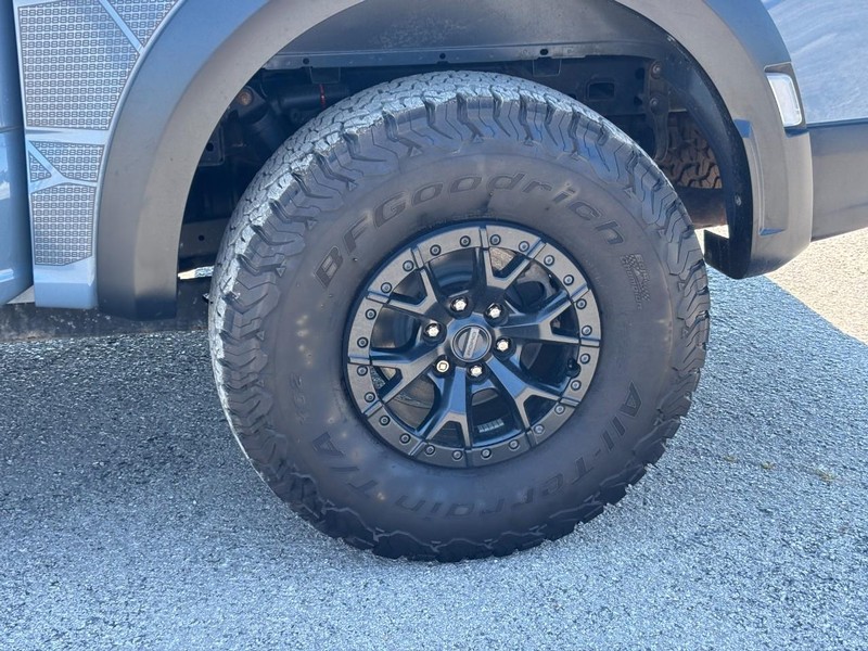 Ford F-150 Vehicle Full-screen Gallery Image 12