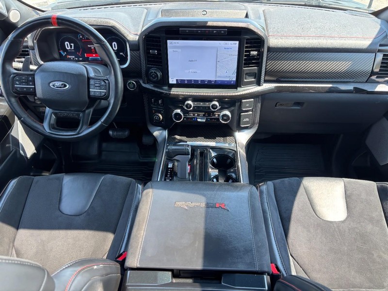 Ford F-150 Vehicle Full-screen Gallery Image 15