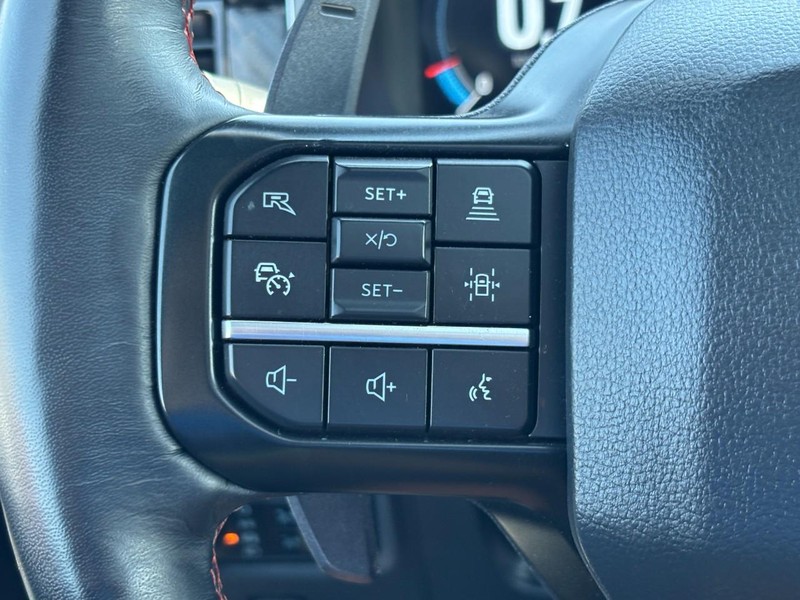 Ford F-150 Vehicle Full-screen Gallery Image 19