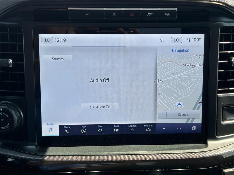 Ford F-150 Vehicle Full-screen Gallery Image 22
