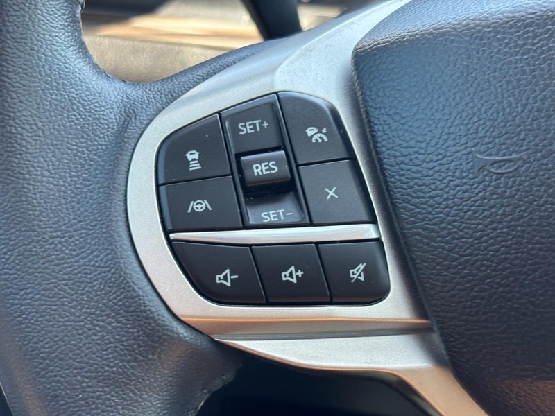 Ford Explorer Vehicle Full-screen Gallery Image 20