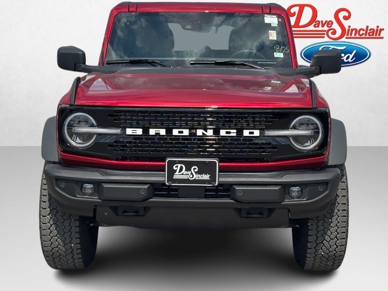 Ford Bronco Vehicle Full-screen Gallery Image 02