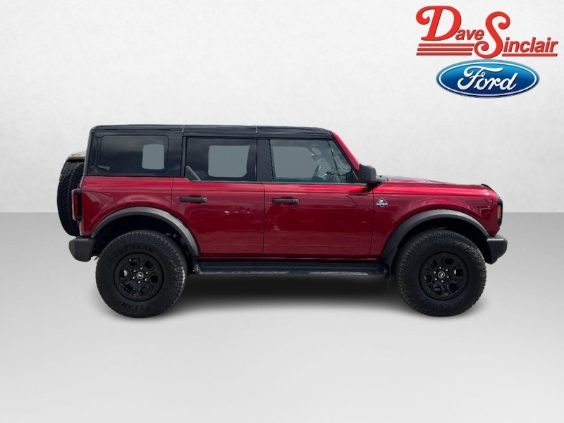 Ford Bronco Vehicle Full-screen Gallery Image 05