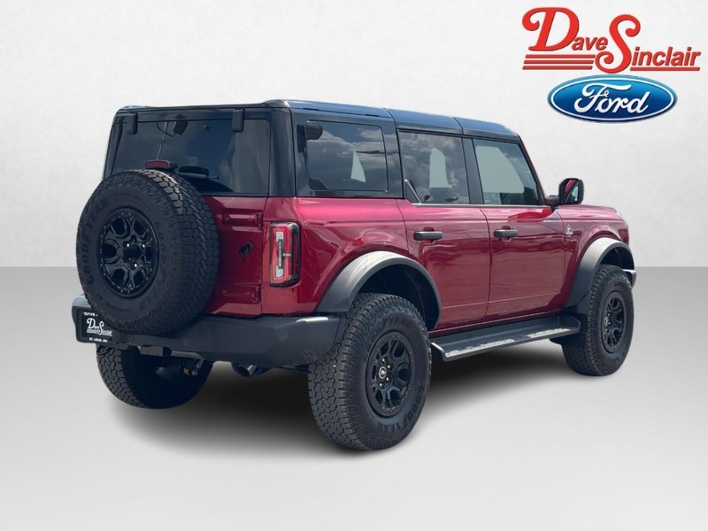 Ford Bronco Vehicle Full-screen Gallery Image 07