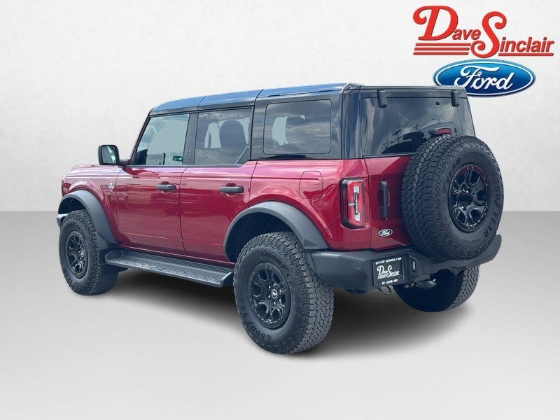 Ford Bronco Vehicle Full-screen Gallery Image 09