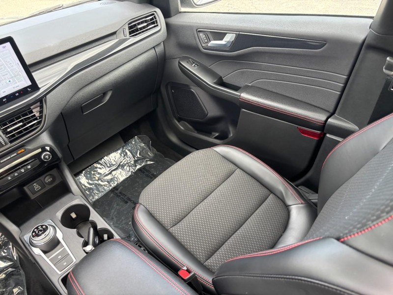 Ford Escape Vehicle Image 16