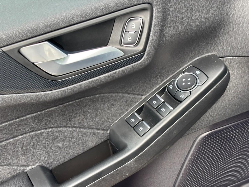 Ford Escape Vehicle Image 18