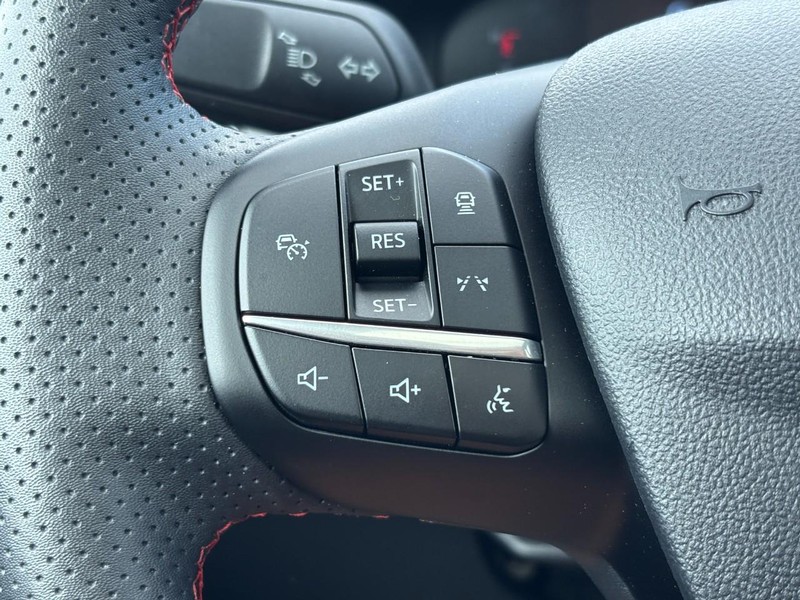 Ford Escape Vehicle Image 19