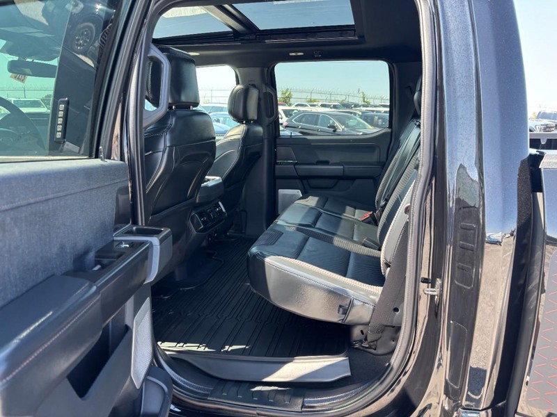 Ford F-150 Vehicle Full-screen Gallery Image 13