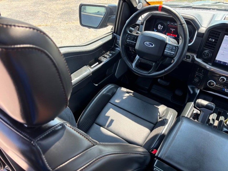 Ford F-150 Vehicle Full-screen Gallery Image 14