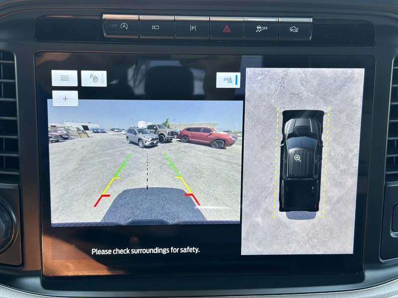 Ford F-150 Vehicle Full-screen Gallery Image 24
