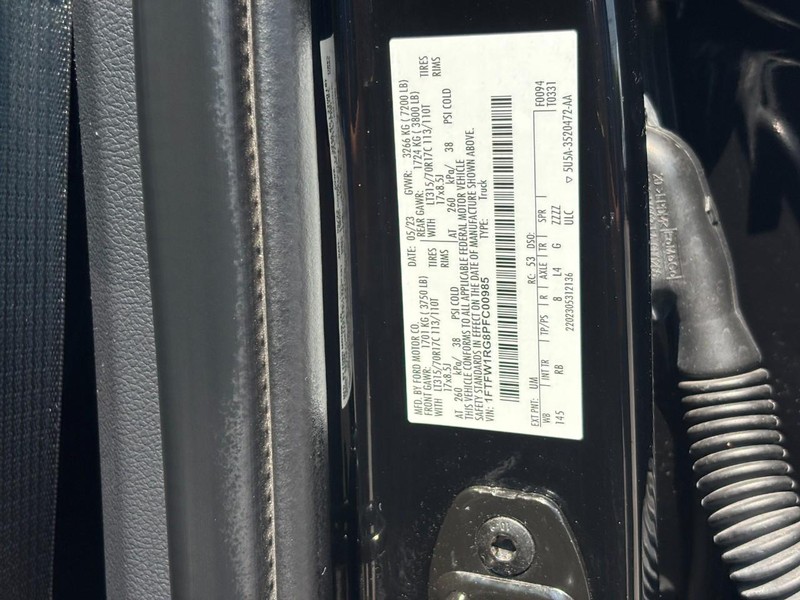 Ford F-150 Vehicle Full-screen Gallery Image 26
