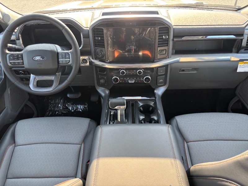 Ford F-150 Vehicle Full-screen Gallery Image 15