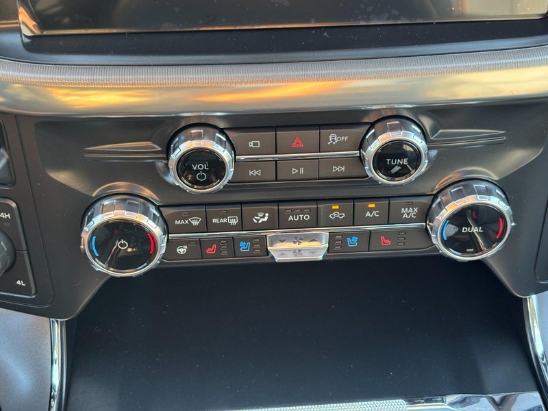 Ford F-150 Vehicle Full-screen Gallery Image 26