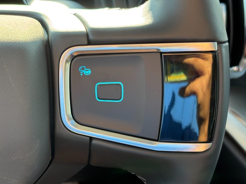 Ford Expedition Max Vehicle Full-screen Gallery Image 21