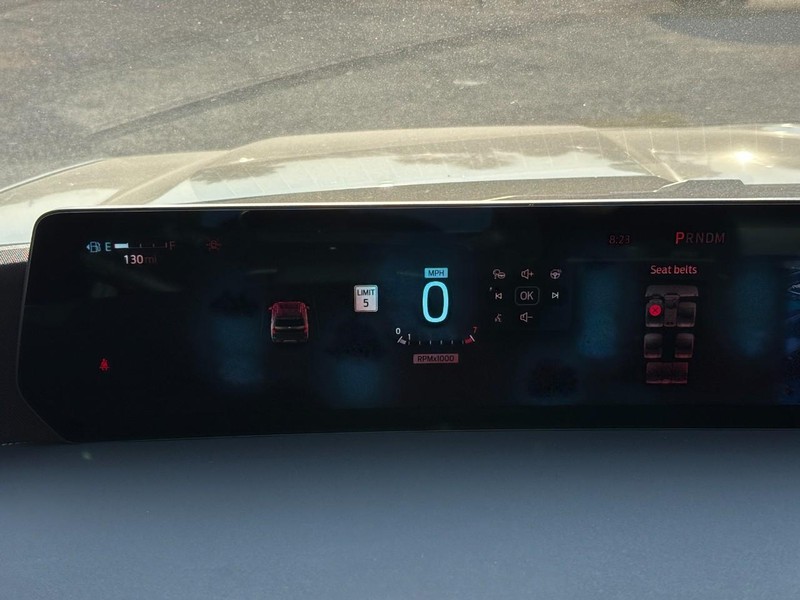 Ford Expedition Max Vehicle Full-screen Gallery Image 22