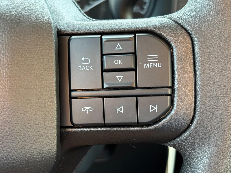Ford F-150 Vehicle Full-screen Gallery Image 17