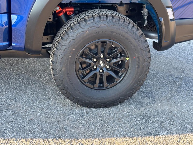 Ford F-150 Vehicle Full-screen Gallery Image 12