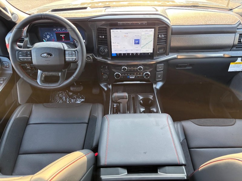 Ford F-150 Vehicle Full-screen Gallery Image 15