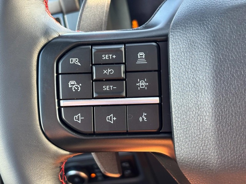 Ford F-150 Vehicle Full-screen Gallery Image 19