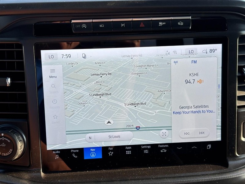 Ford F-150 Vehicle Full-screen Gallery Image 23