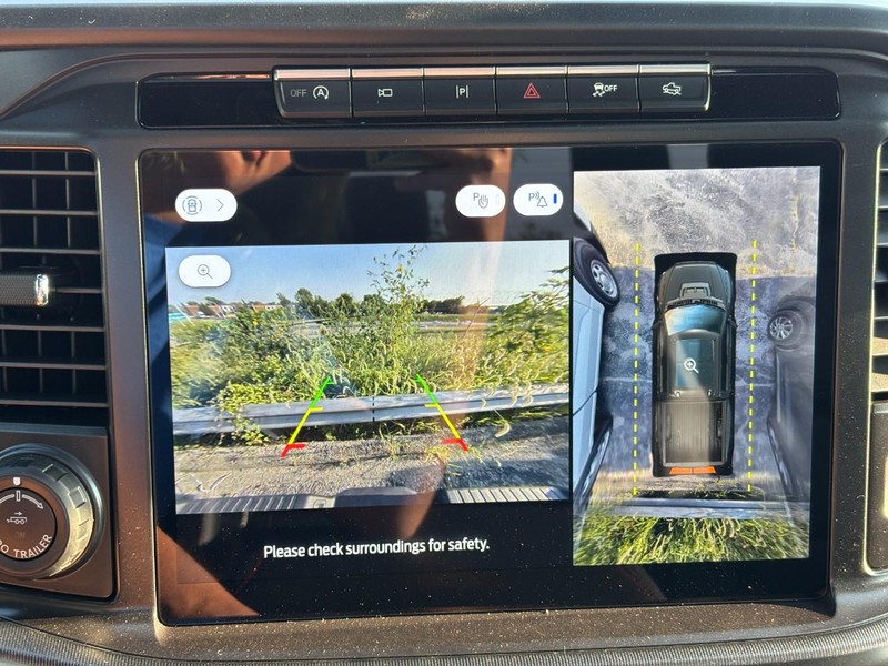 Ford F-150 Vehicle Full-screen Gallery Image 24