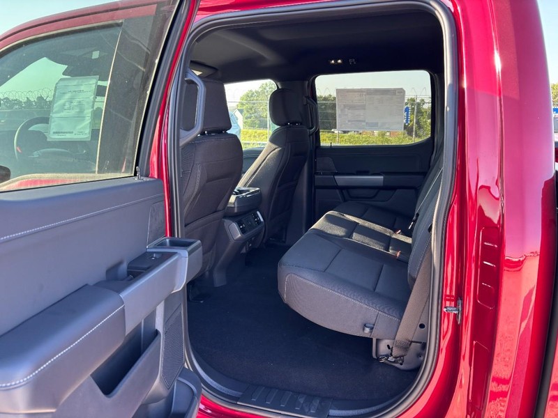 Ford F-150 Vehicle Full-screen Gallery Image 13