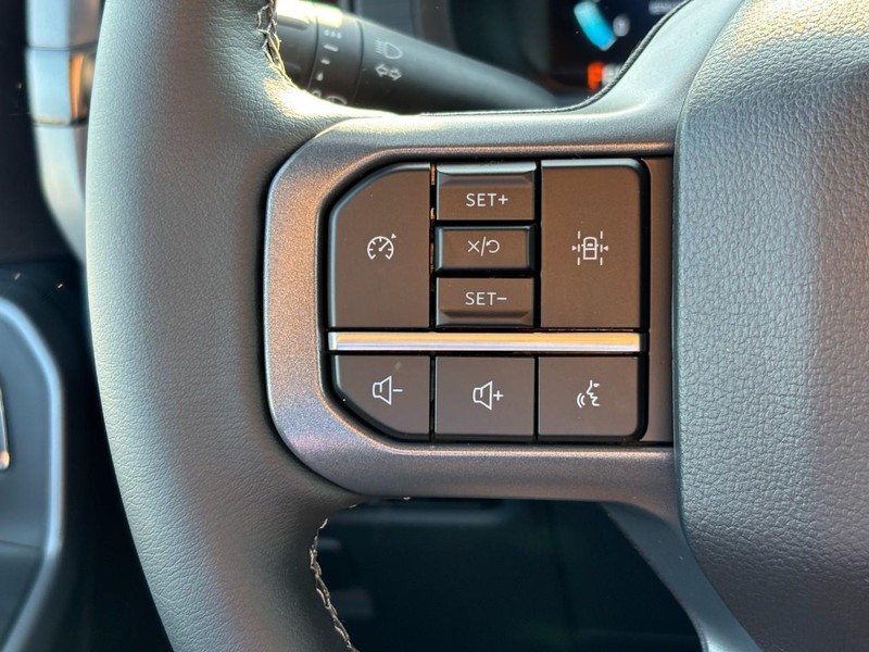 Ford F-150 Vehicle Full-screen Gallery Image 19