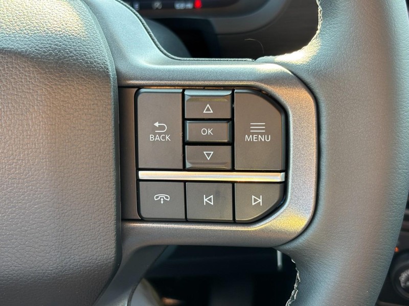 Ford F-150 Vehicle Full-screen Gallery Image 20