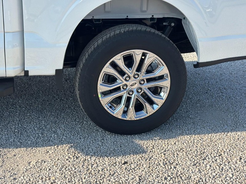 Ford F-150 Vehicle Full-screen Gallery Image 12