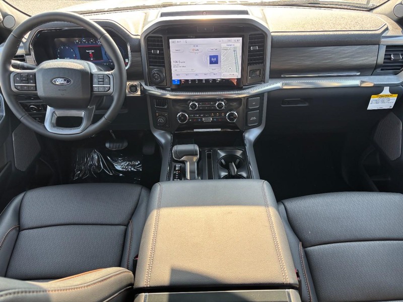 Ford F-150 Vehicle Full-screen Gallery Image 15