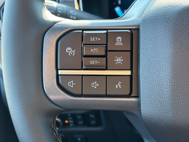 Ford F-150 Vehicle Full-screen Gallery Image 19