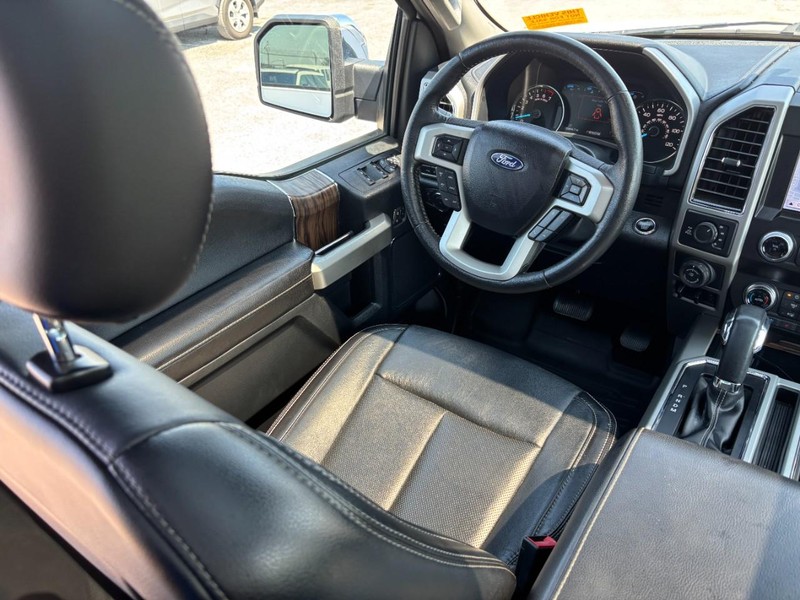 Ford F-150 Vehicle Full-screen Gallery Image 14