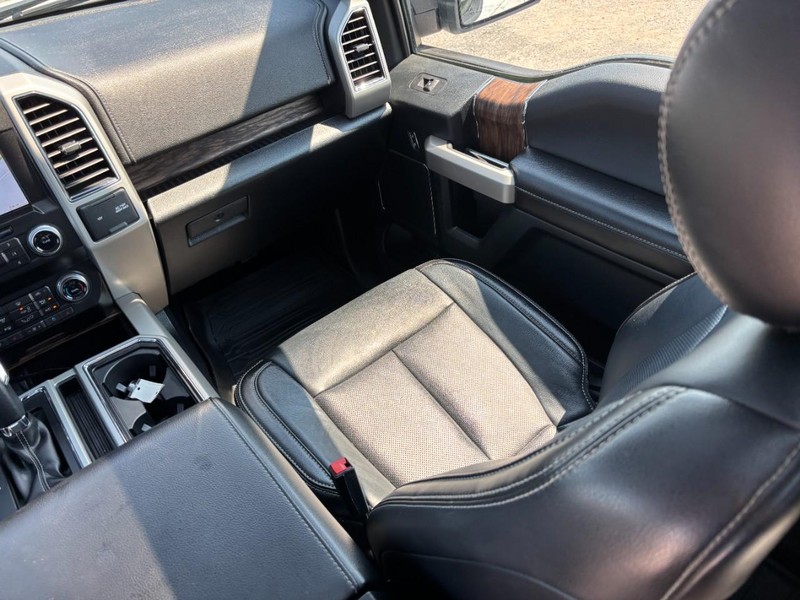 Ford F-150 Vehicle Full-screen Gallery Image 16