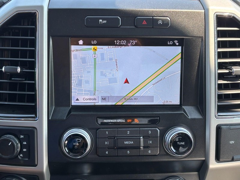 Ford F-150 Vehicle Full-screen Gallery Image 22
